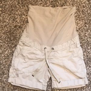 Maternity cargo shorts